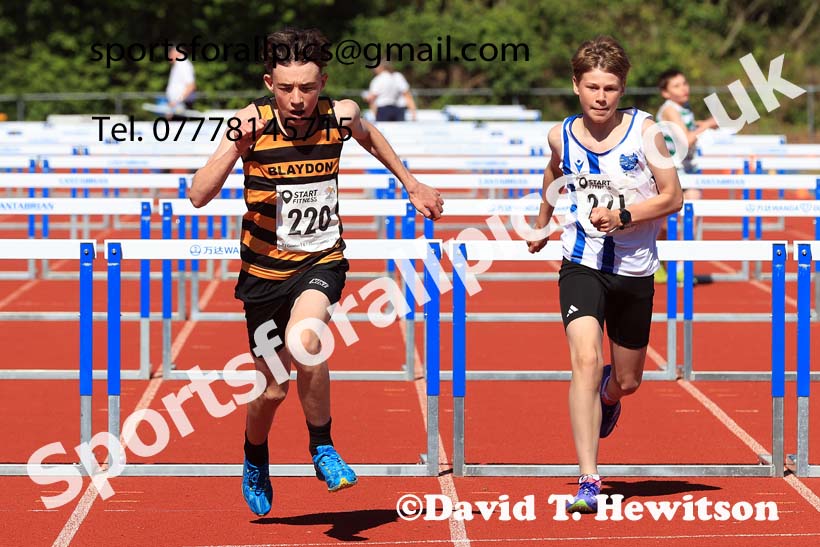 Boys under-15s hurdles, 2025 North Eastern Track and Field Champs., Shildon, County Durham. Photo: David T. Hewitson/Sports for All Pics